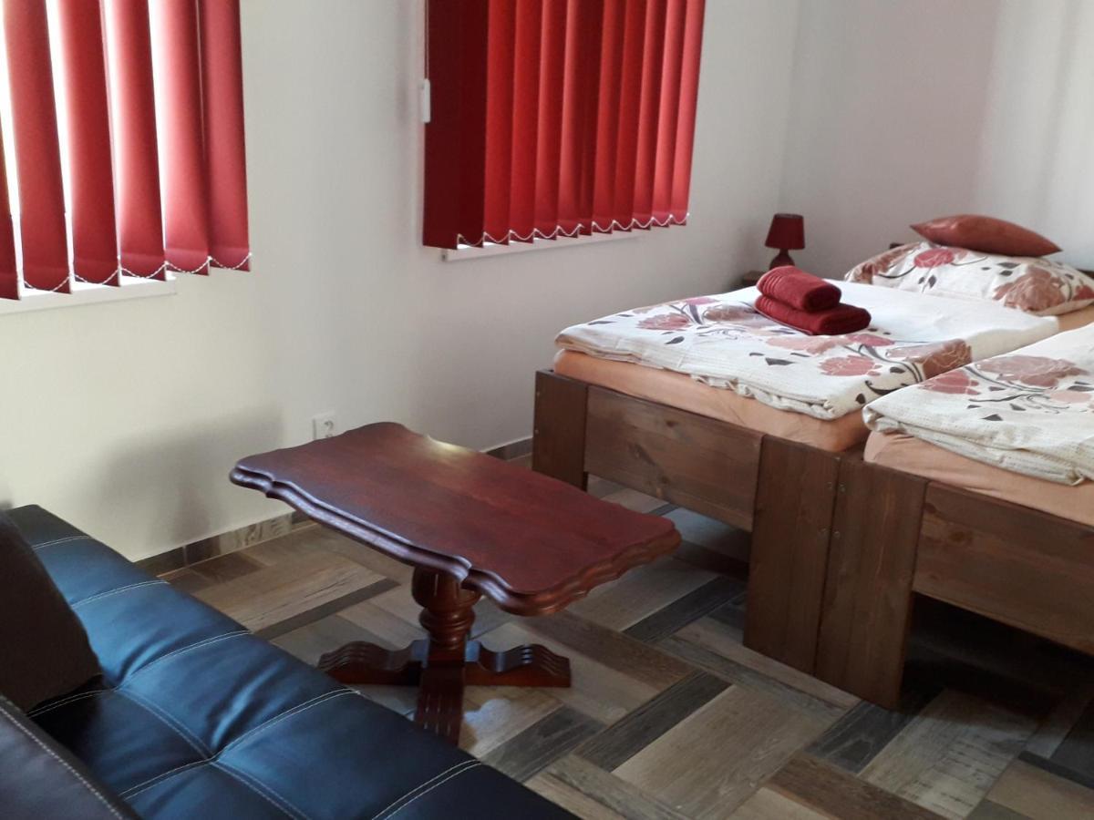 Senk U Kovarny Mariánské Lázně Exteriör bild